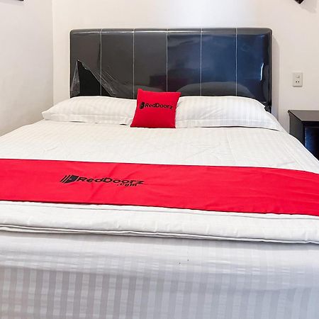 Hotel Reddoorz Near Pantai Pandan Sibolga 2 Halangan Zewnętrze zdjęcie