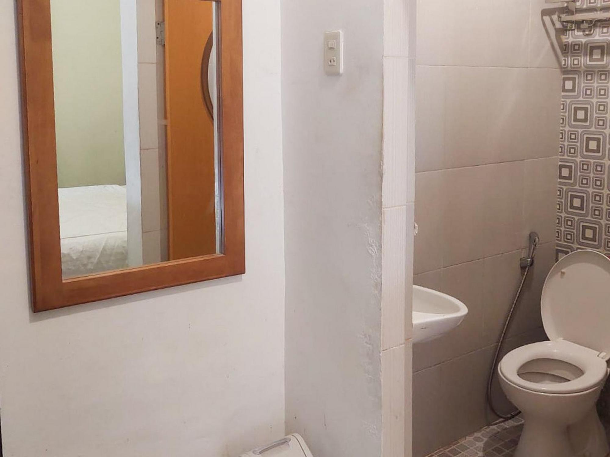 Hotel Reddoorz Near Pantai Pandan Sibolga 2 Halangan Zewnętrze zdjęcie